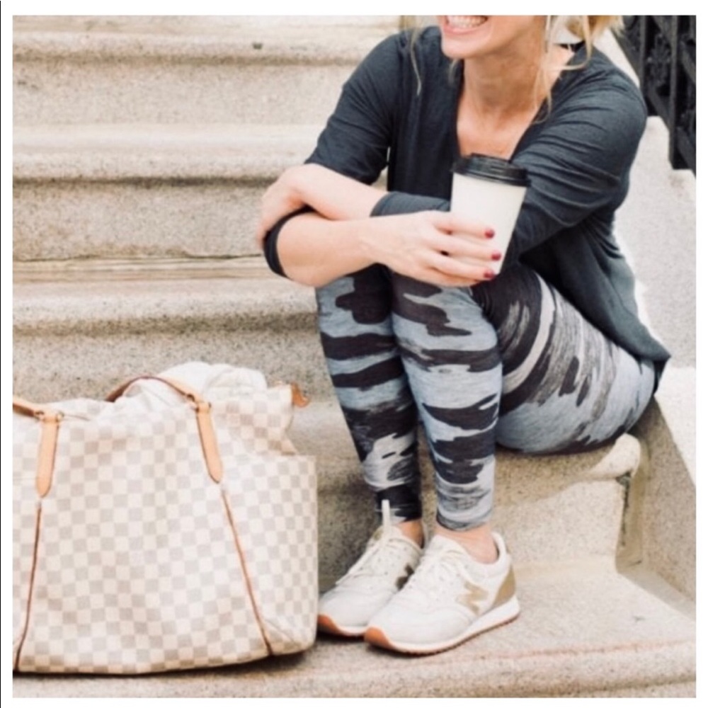 🖤🤍CAMO LEGGINGS🤍🖤